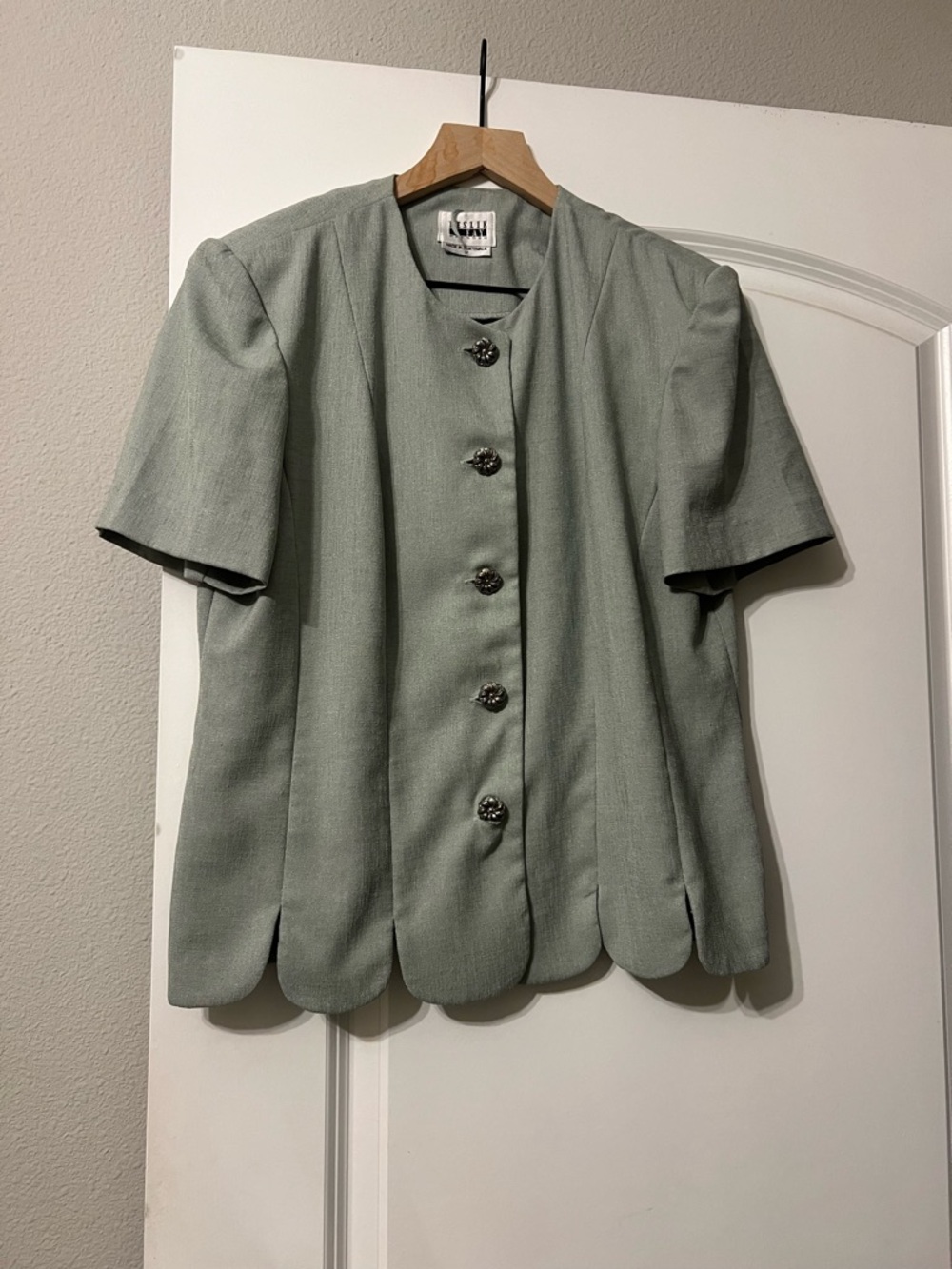 Leslie Fay Sage Green Short Sleeve Scalloped Hem Jacket